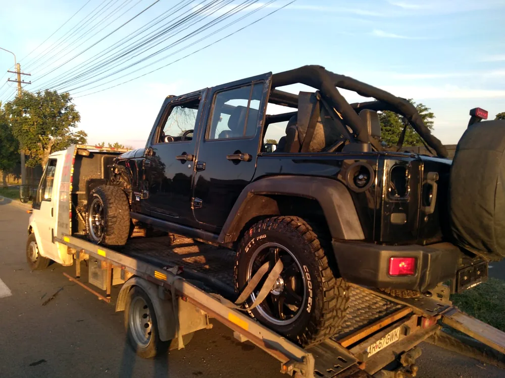 Transport atent pentru un 4x4 — Tractări Auto Arad